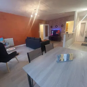 https://appartement-5-personnes-proche-aeroport-gare.fr-paris.fr